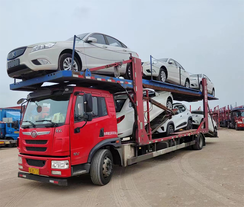 高效便捷!汽车托运,让您的爱车畅行无忧! 您是否曾经为异地购车、公务出差或自驾游而烦恼?在您面临这些问题的时候,有没有想过有一种服务可以帮助您轻松解决——那就是汽车托运?今天,我们就来详细了解一下这种高效便捷的汽车托运服务!